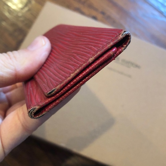 Authentic Louis Vuitton red Epi key ring wallet - Picture 5 of 9